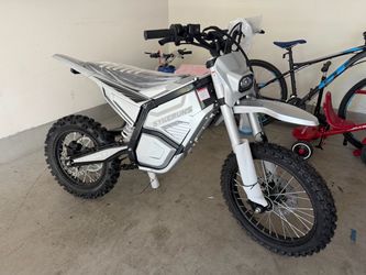 BRAND NEW 60v 5500W Sykeruns x7 electric Dirt Bike 60MPH E-Bike