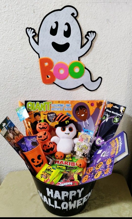 HALLOWEEN BOO BASKET. ( PICK UP IN MODESTO)