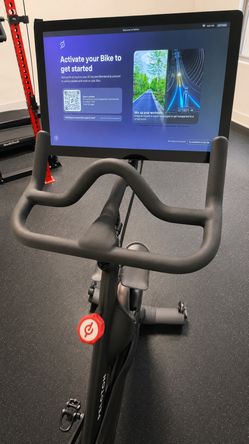 Peloton Bike - like new condition