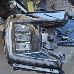 2023 GMC Yukon DENALI headlight Right RH 2021 2022 2023