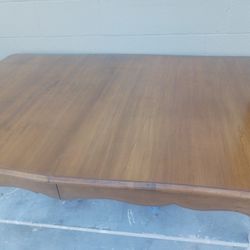 Dining Table Excellent Condition 42x62_delivery