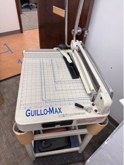 Guillo-Max Paper Cutter