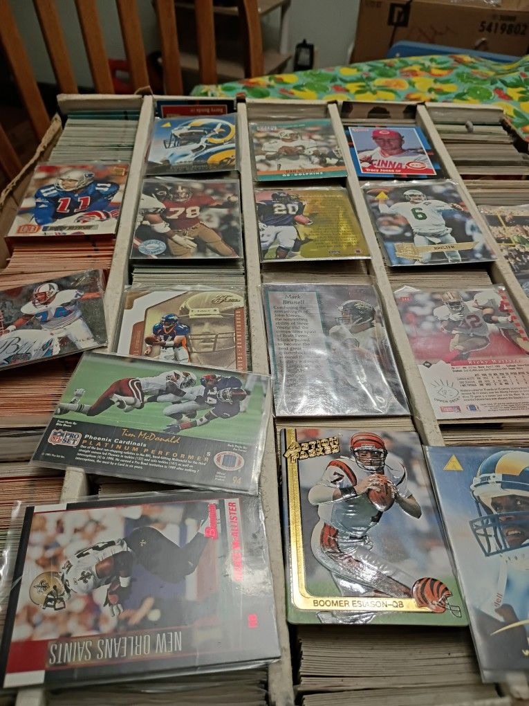 Over 2000 Football , Baseball , Basketball Cards