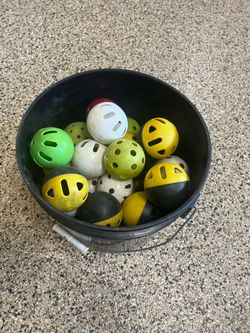 Bucket of 35 Wiffle Balls