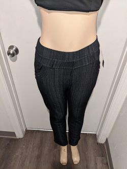 New Women's Pants Available In Size S/M And L/XL They Are Warm