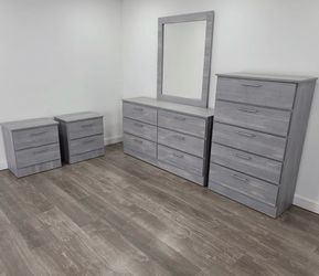 Dresser whit mirror, chest and 2 nightstands - Cómoda con espejo , Gavetero y 2 mesitas de noche