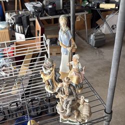 Figurines