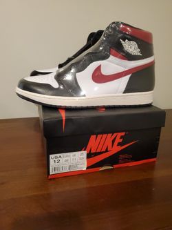 Nike Air Jordan  1 Retro High OG.     Size 12.         Never Used 