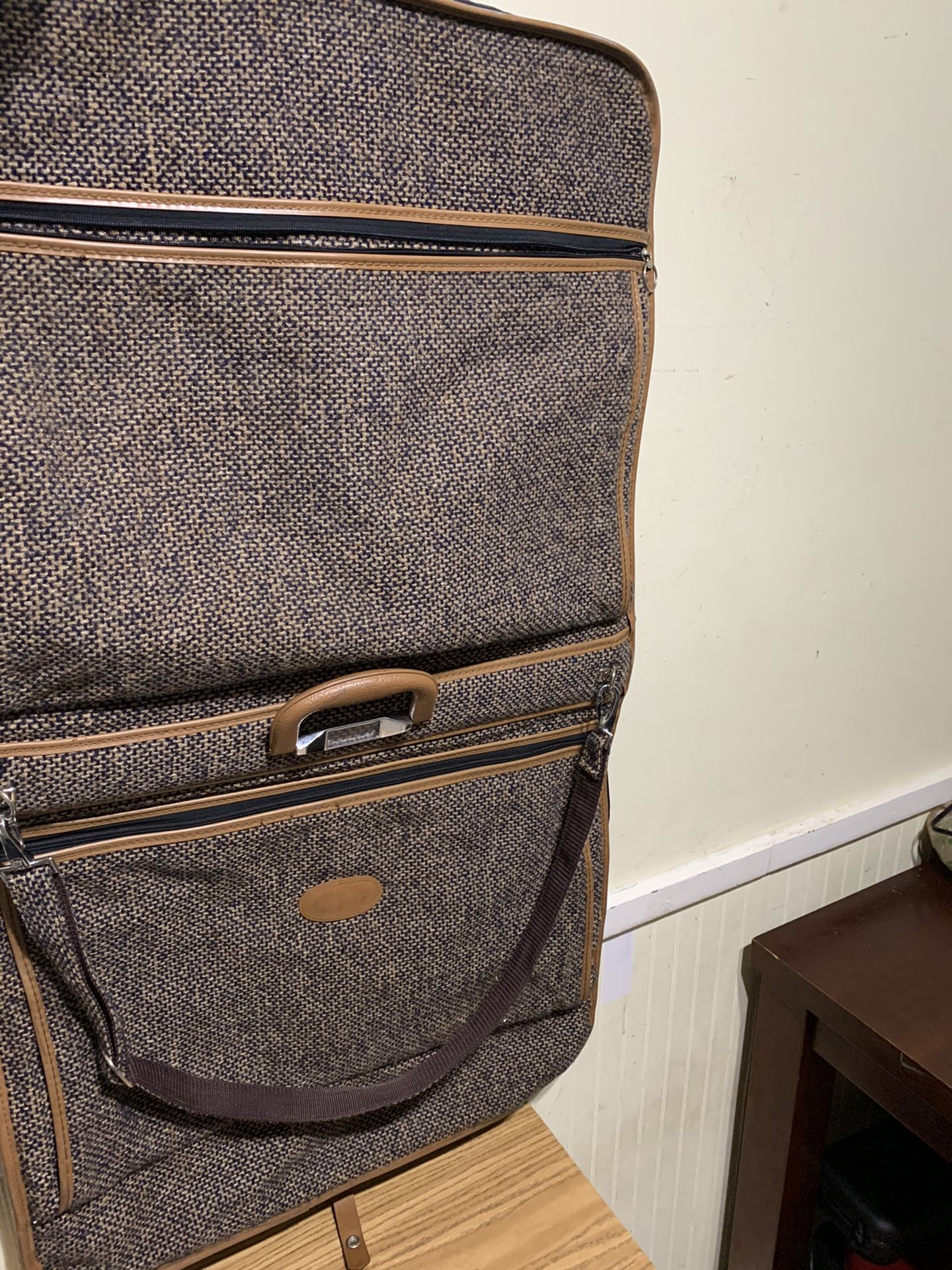Garments Bag. Plz See All Pictures For Details