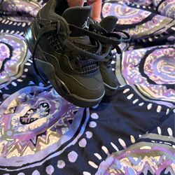 Jordan 4’s size 7c