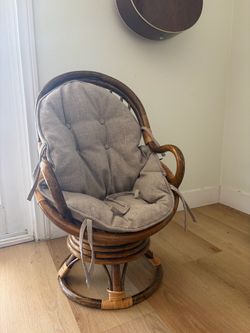 Kids rattan swivel chair
