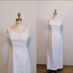 Vintage 60s Daisy Wedding Gown