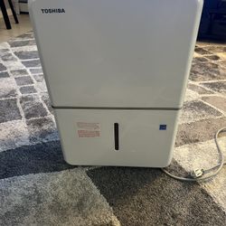 Toshiba 50qt Dehumidifier 