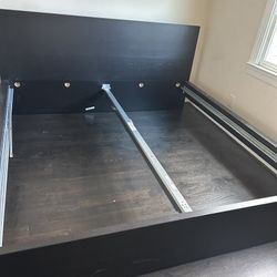 King Size Bed With Matress And Table