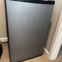 Hisense Mini Fridge