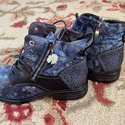 Hand Made, Bright Color Vintage Design Leather Boots