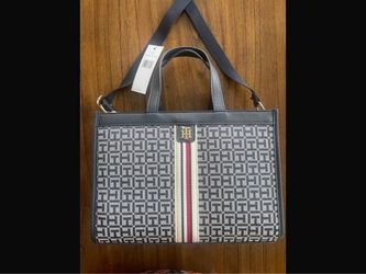 Brand new TOMMY HILFIGER PURSE $45