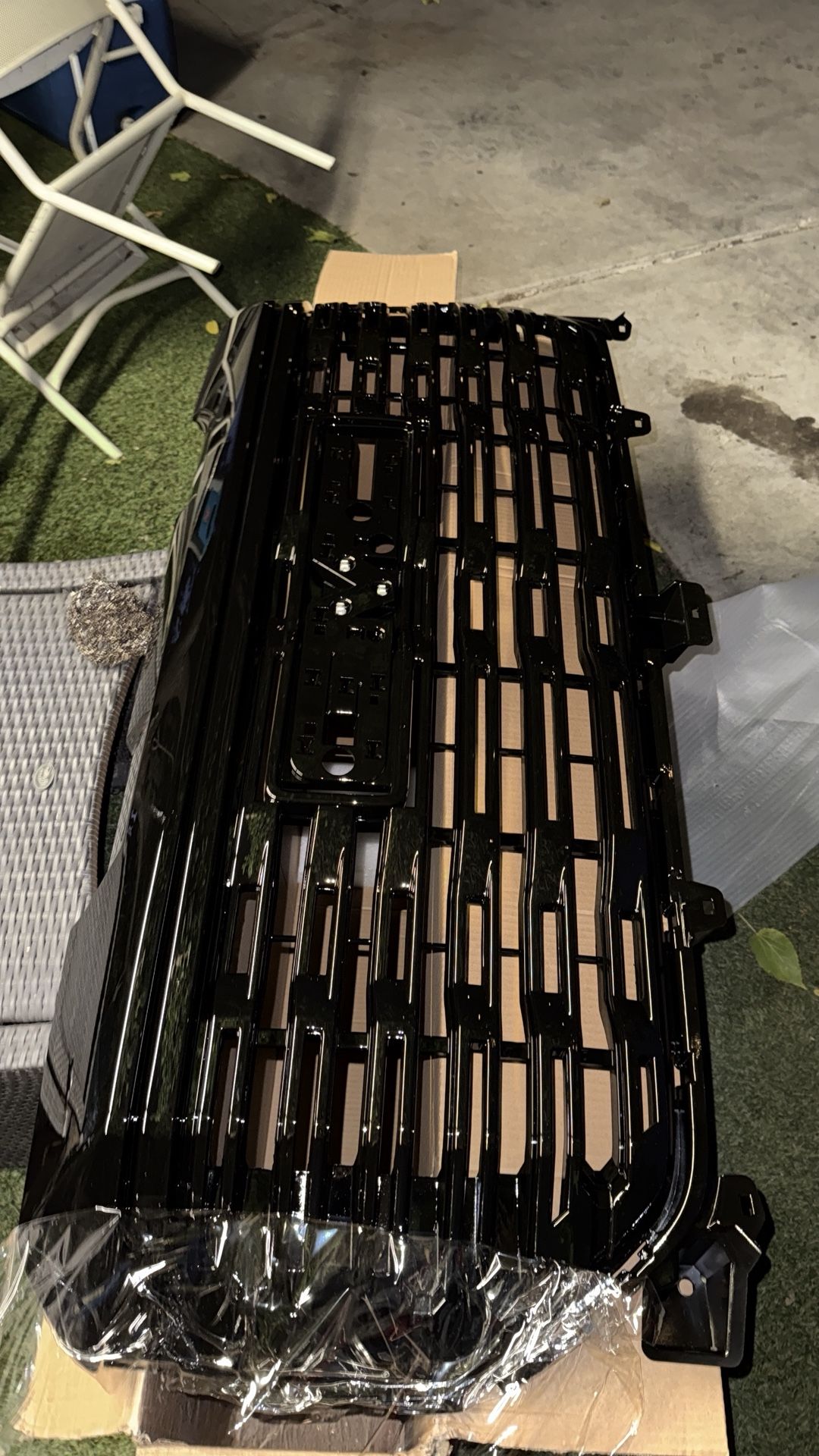 GMC SIERRA 1500 GLOSS BLACK GRILLE NEW