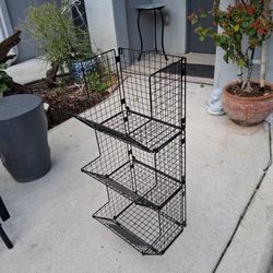 Fruit Basket (like new)