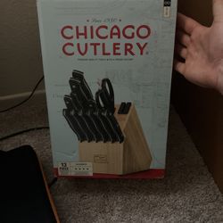 Chicago cutlery 13 Piece -NEW-