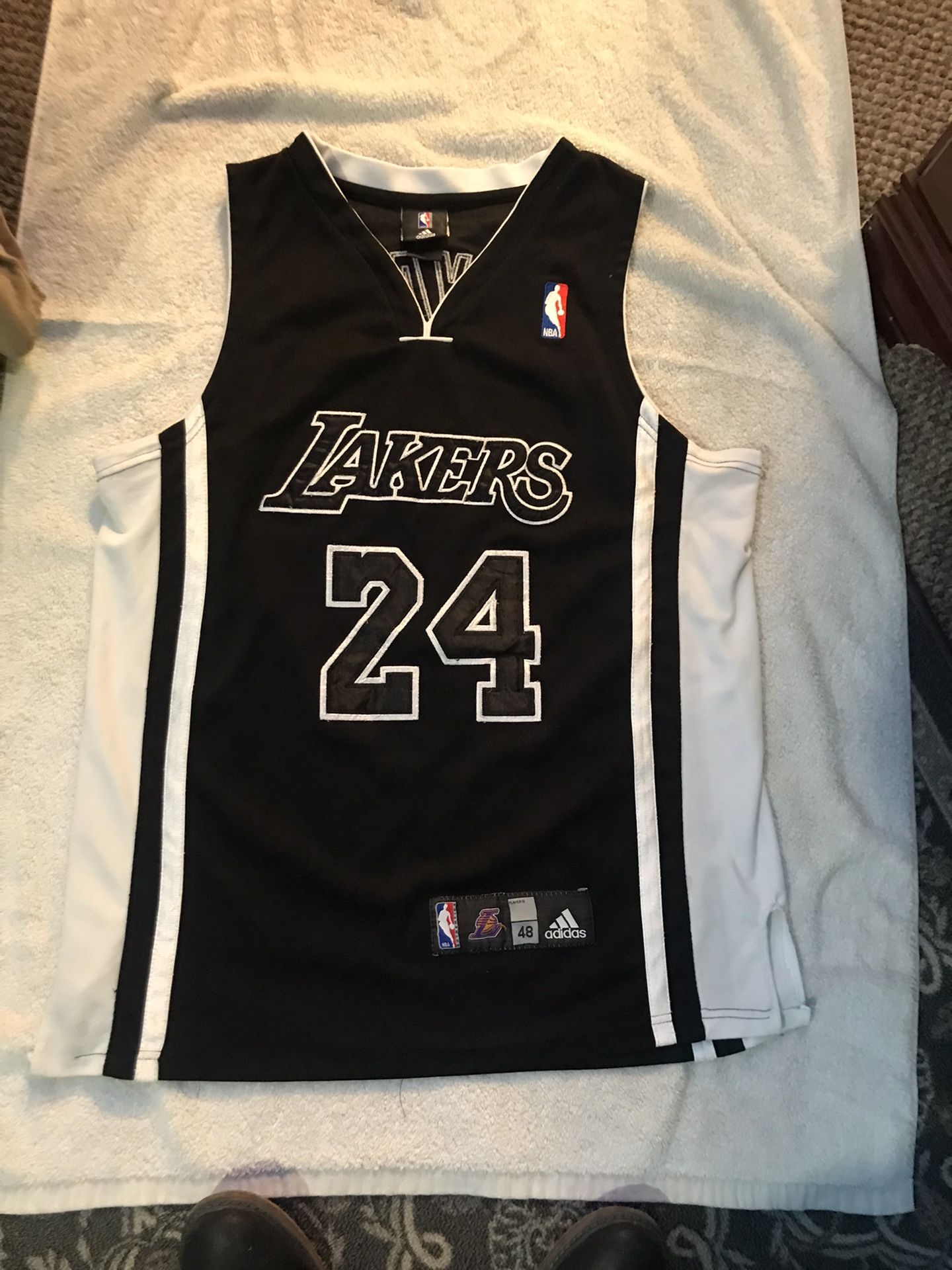 Adidas Lakers Kobe Bryant #24 NBA Jersey Adult Size M