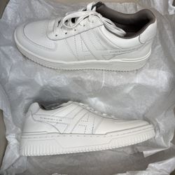 Vix Low Top Round Toe Leather Sneakers