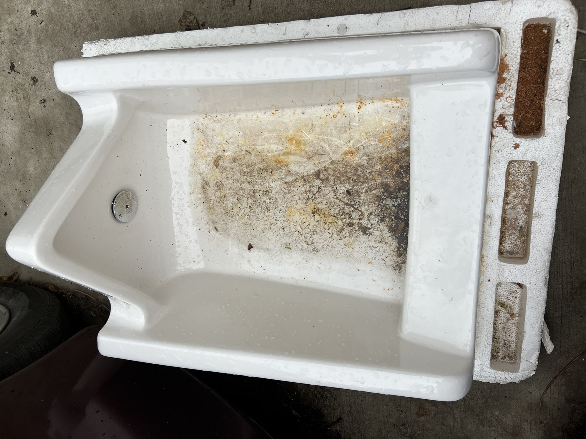 Brand New Standing Toalet Sink