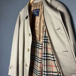 Burberry Trench Coat Men’s Large