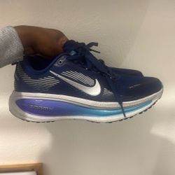 Nikes Men Size 7 Women’s 8.5