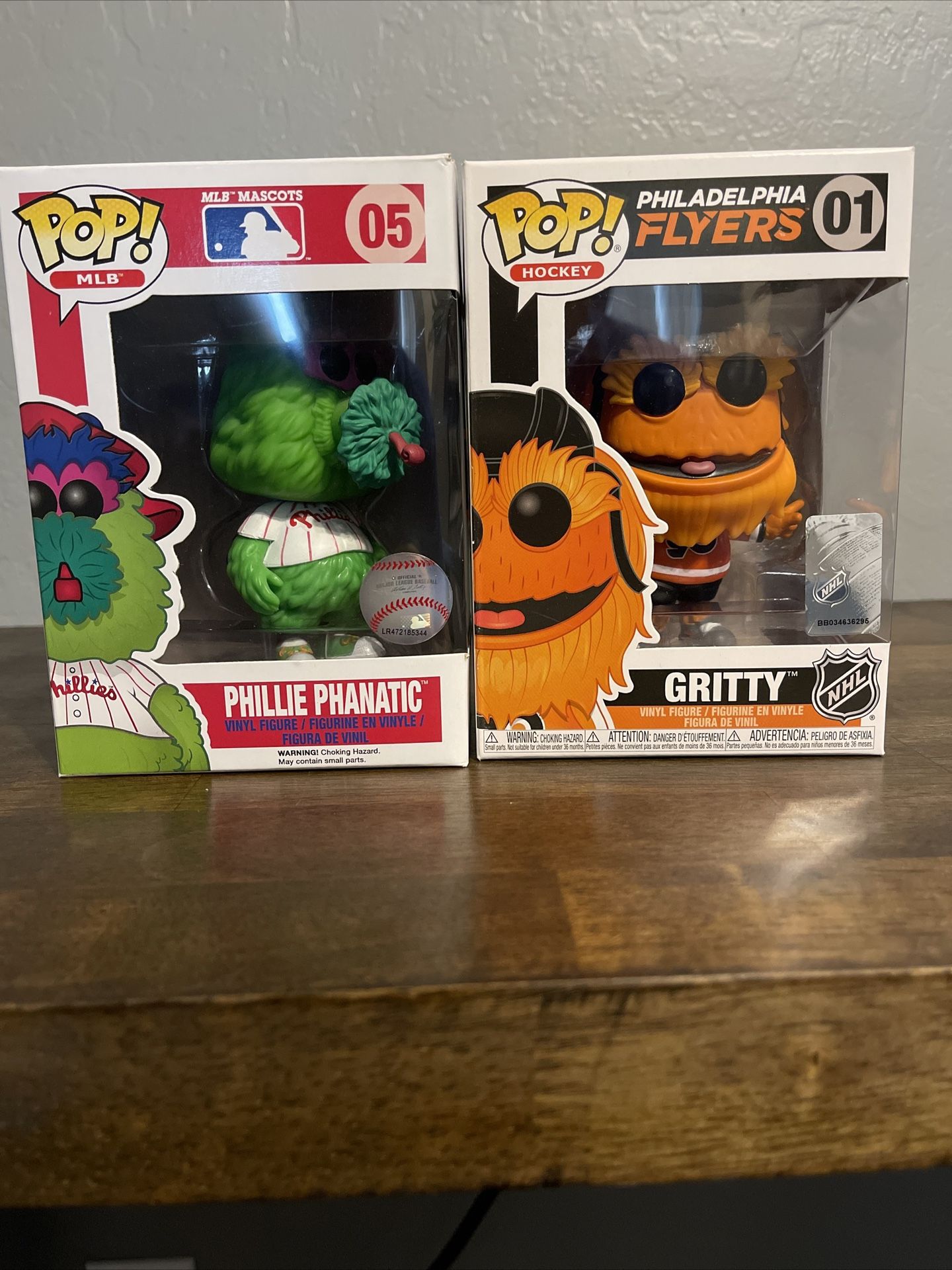 FUNKO POP 05 MLB First Generation PHILLIE PHANATIC MASCOT VAULTED Red Pinstripes