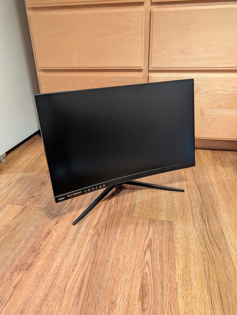 MSI 24" Curved Monitor w/ Backlighting