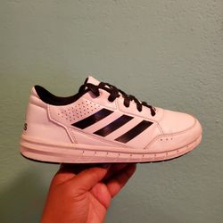 Adidas White Sneakers..size 3 Youth..Great Condition!