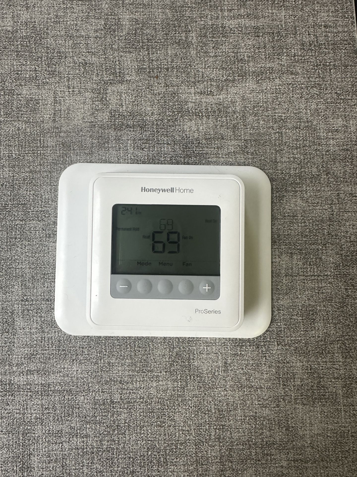 Brand New Honeywell Home ProSeries T4 Thermostat – TH4110U2005