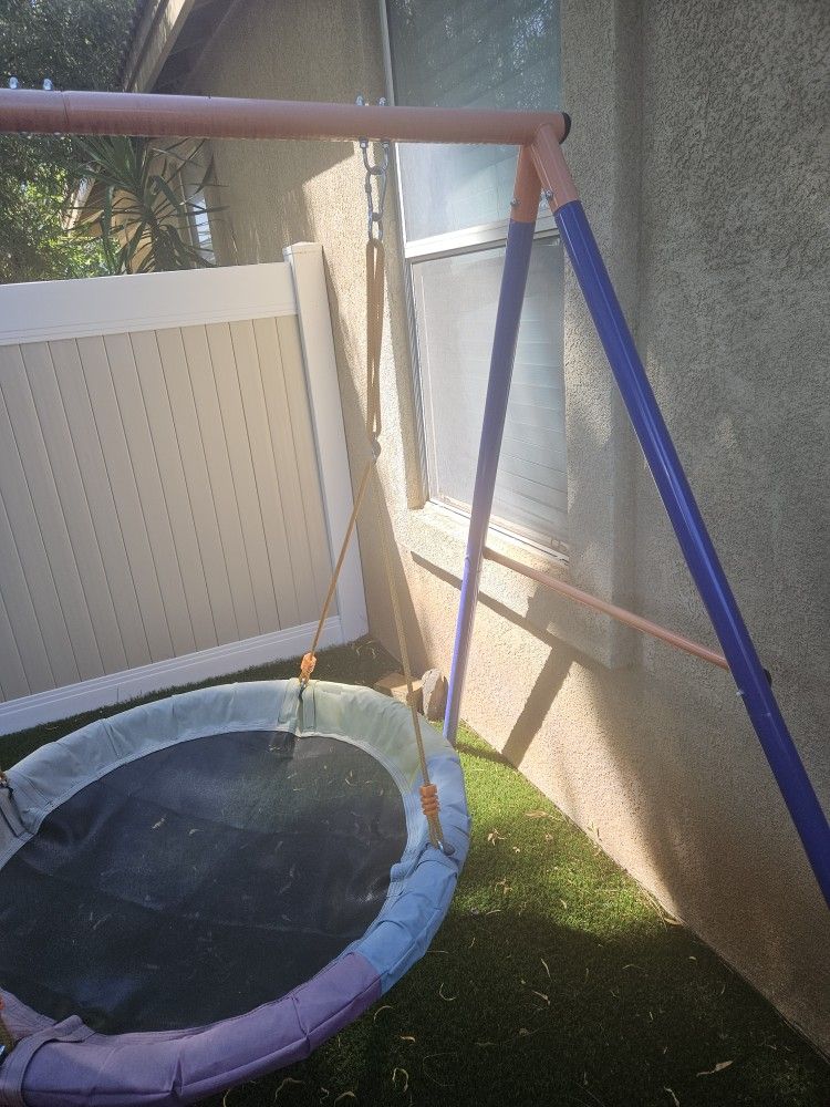 Round Swing