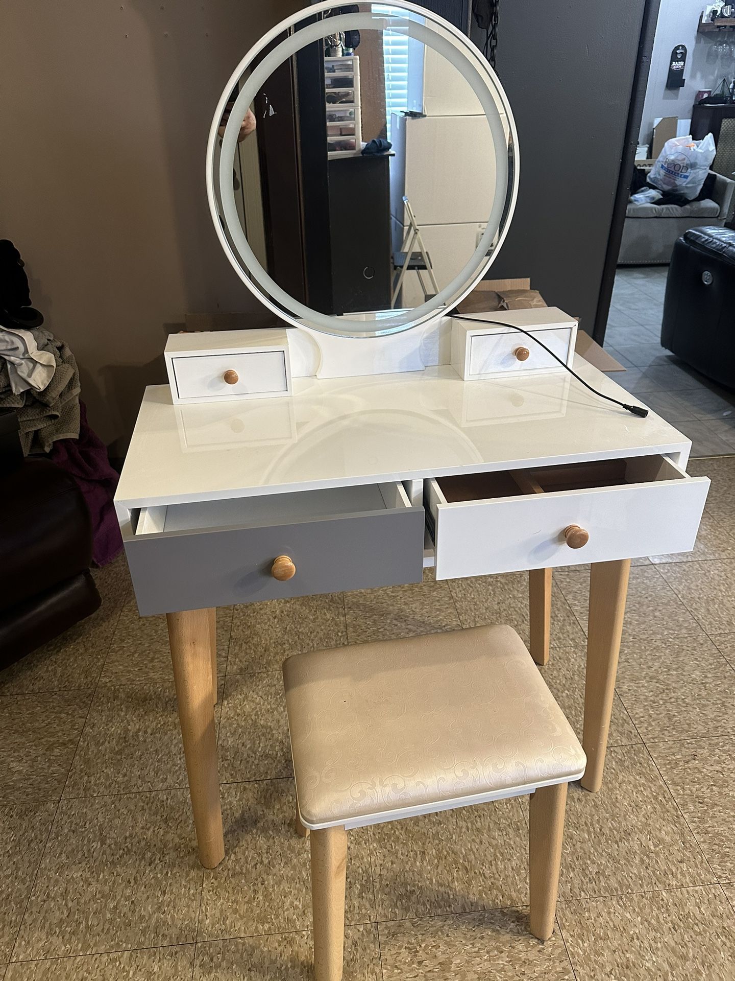 Makeup Vanity Set Dressing Table Desk with Stool LED Lighted Mirror 