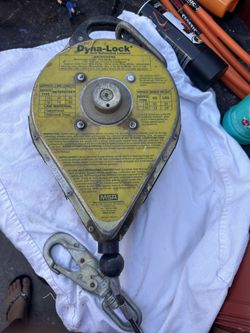 Dyna-Lock  Self retracting Lanyard 