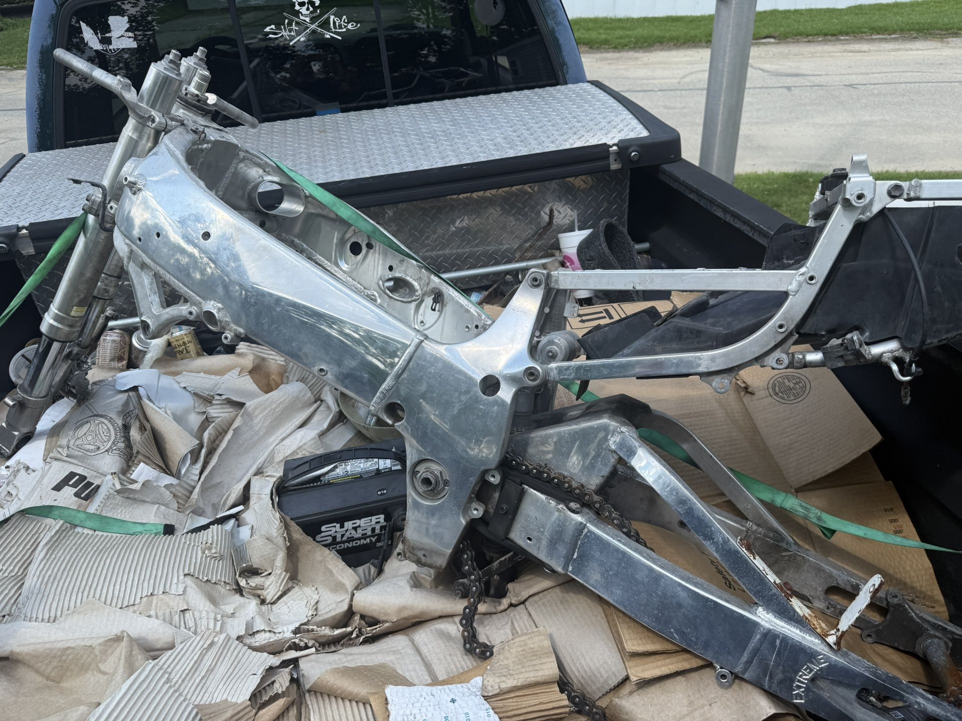 1998 GSXR 750 Main Frame