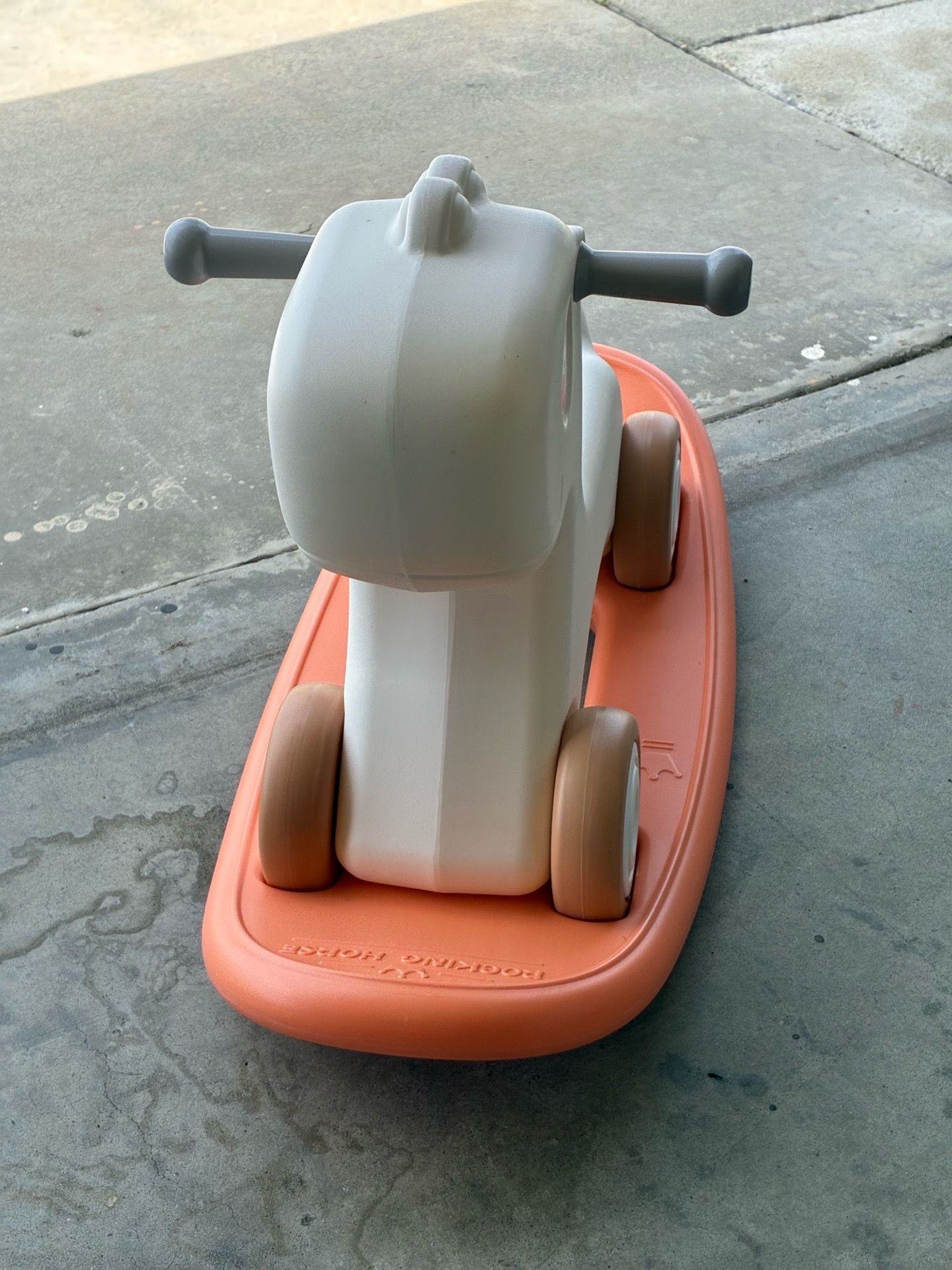 Infant rocking horse with removable base