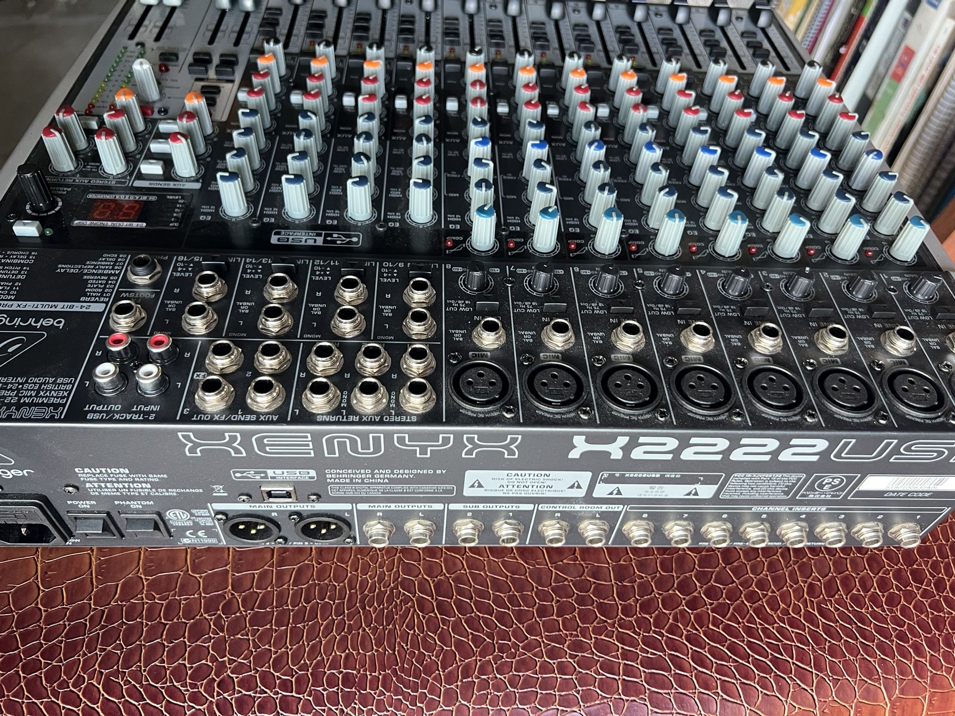 24 Channels Behringer Mixer