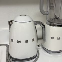 Smeg Electric Kettle White