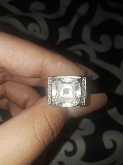 Diamond wedding ring