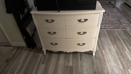 Dresser 3 Drawers