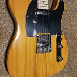 FENDER Telecaster Guitar