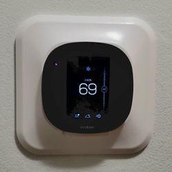 Ecobee 3 Lite w/ Wall Backing Plate