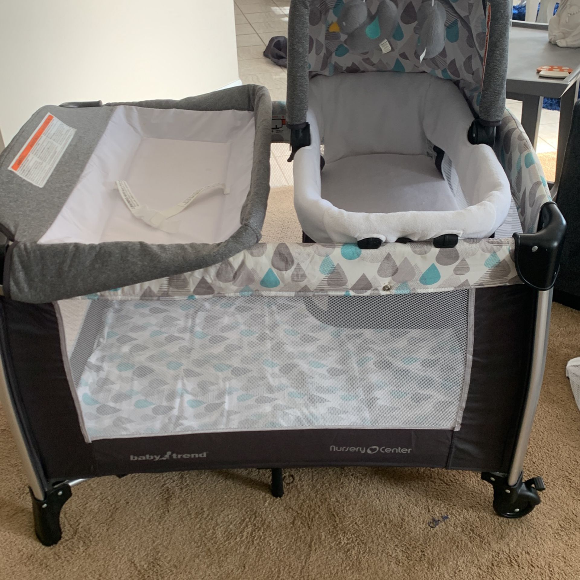 Pack & Play With Bassinet And Changing Table