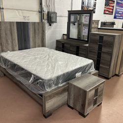 New Arrival!  Queen Bedroom Set!