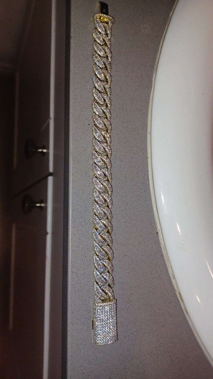 Gold Diamond Cuban Link Bracelet