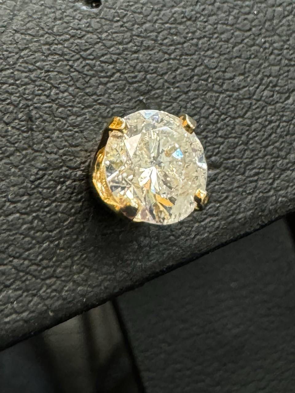 14k yellow gold 0.8 CTW diamond earring stud