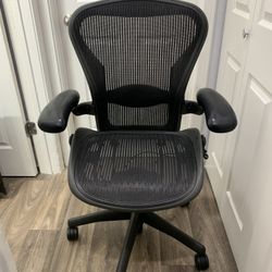 Herman Miller Areon Office Chair With Lumbar Support  . SIZE B !!