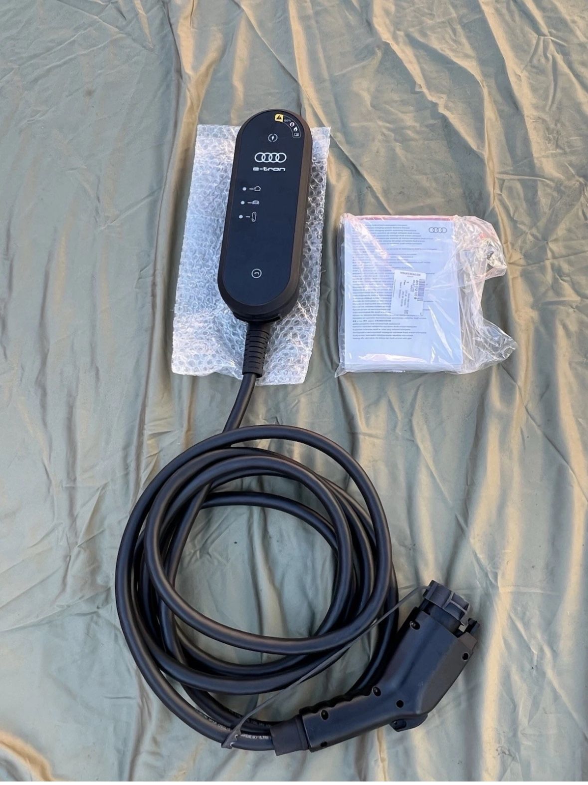 Original AUDI RS e-tron GT Portable Battery EV Charger Type 2 New
